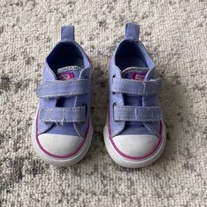 Size 4 US toddler Converse